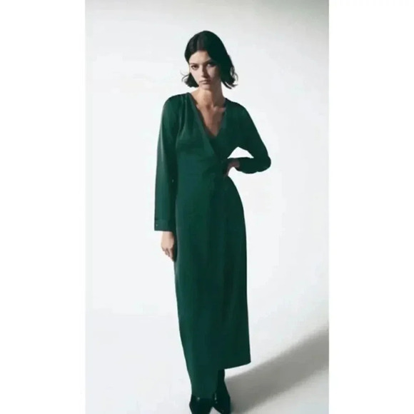 Elegant Green Jumpsuit - Picture 2 of 10